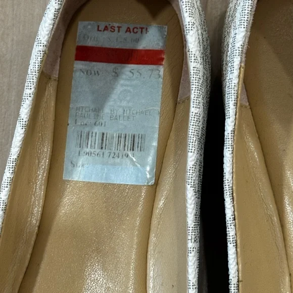 Michael Kors Logo Ballet Flats – Size 6 – Cream/White & Brown – Gold Hardware - Picture 3 of 5